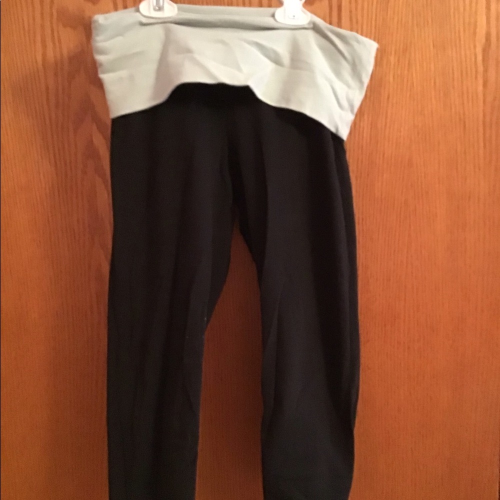 Victoria Secret/ Pink Capri leggings